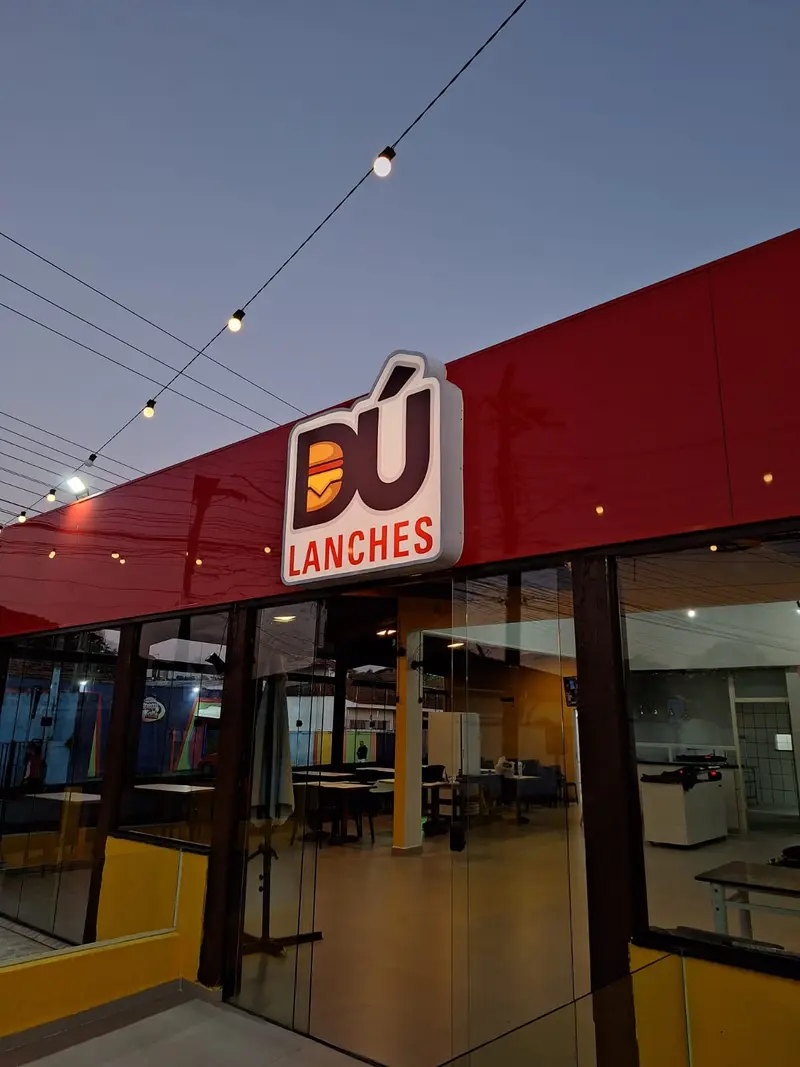 Fachada da unidade Dú Lanches São João, na Av. Japão
